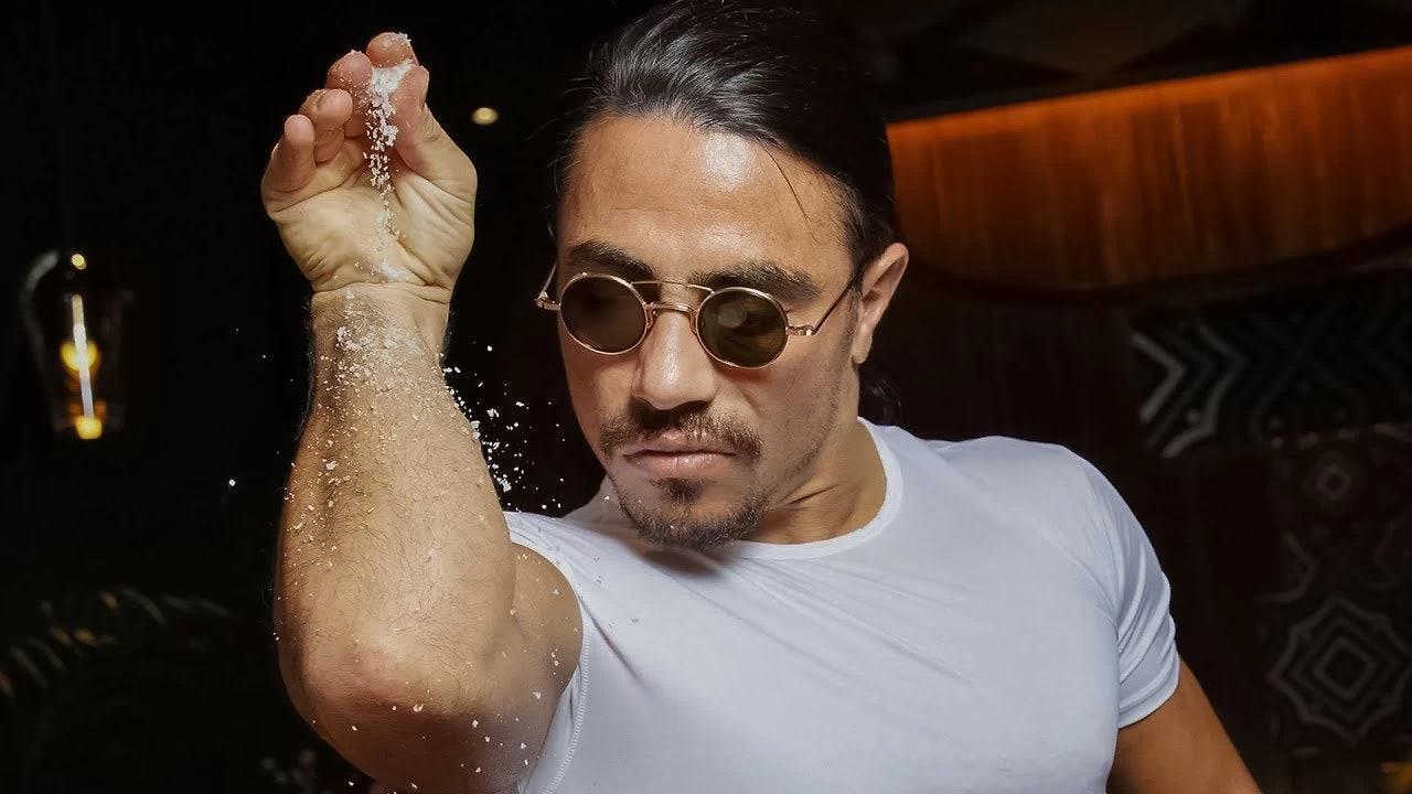 «Λουκέτο» στο εστιατόριο του Τούρκου Salt Bae στη Μύκονο -Δεν εξέδωσε αποδείξεις 25.800 ευρώ